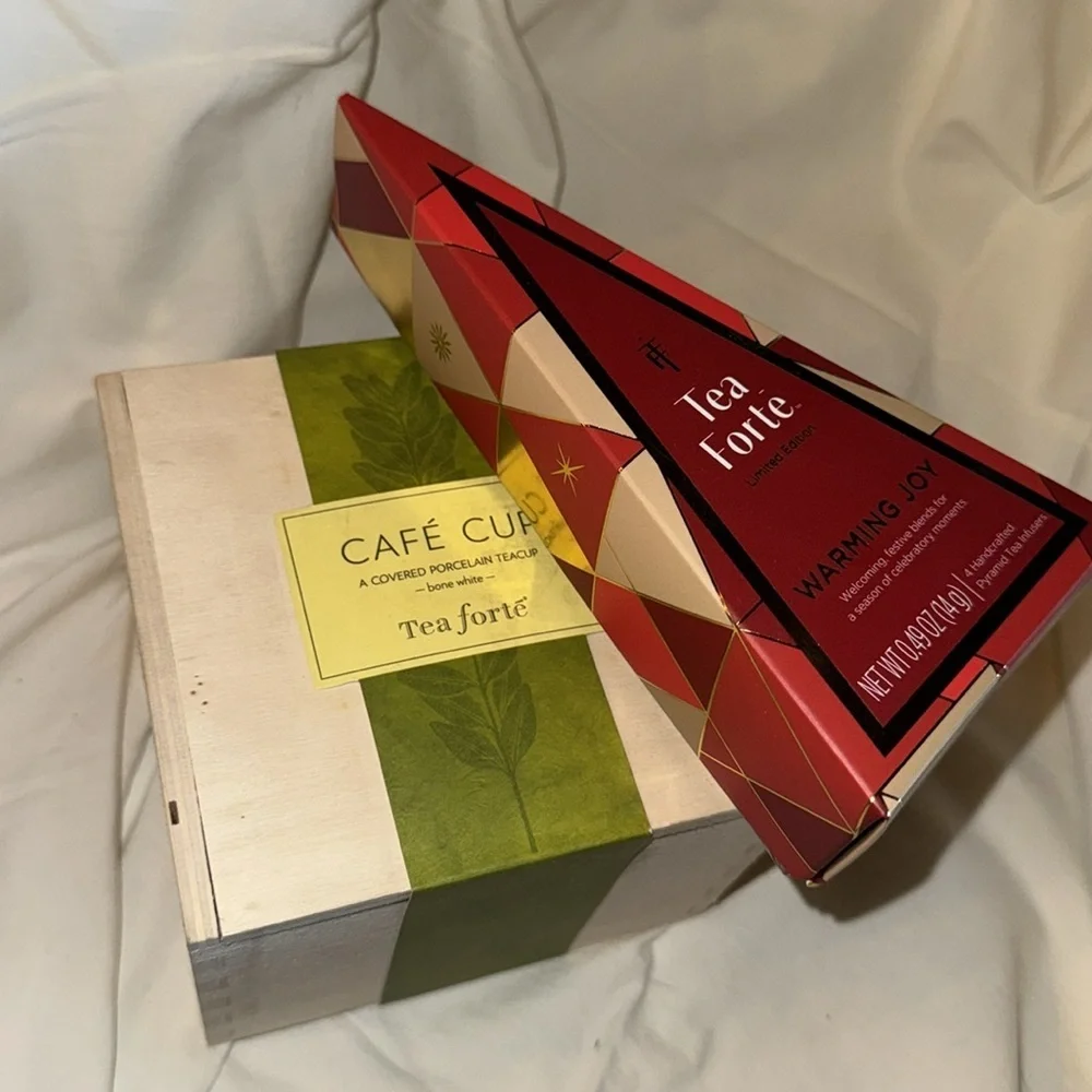 Tea Forté Gift Set NIB NWT/ Bone white covered porcelain cup & Warming Joy tea
